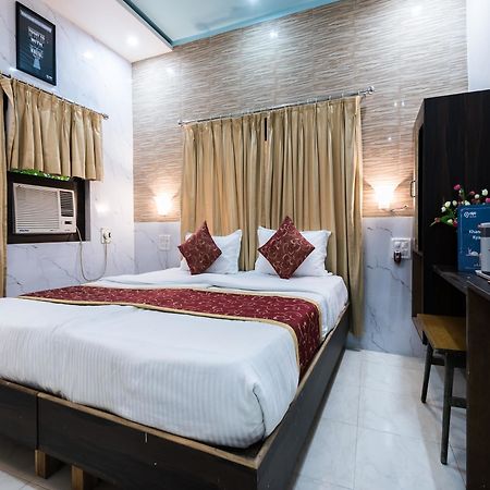 Oyo 1781 Hotel Panchratna Panvel Kültér fotó