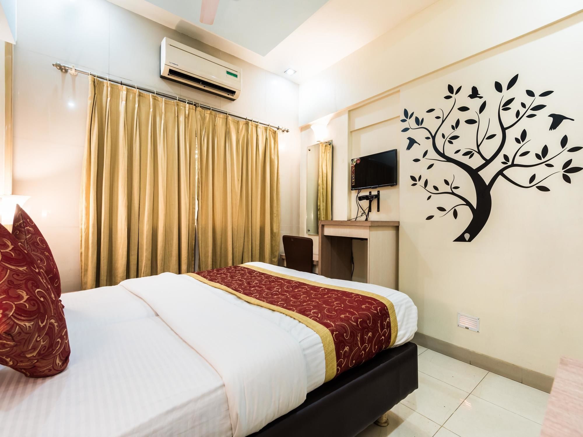 Oyo 1781 Hotel Panchratna Panvel Kültér fotó